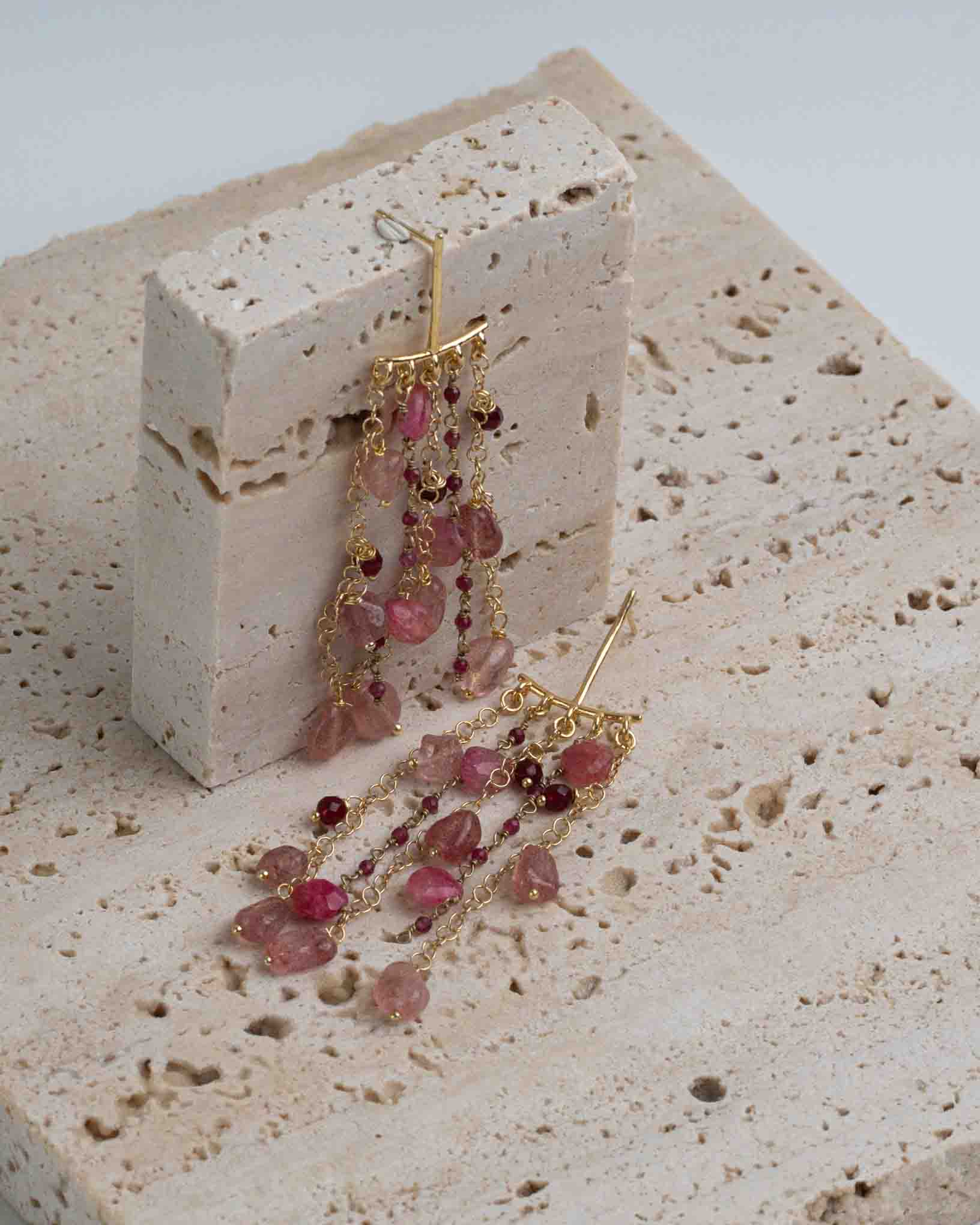 Ohrring Geranium aus der Kollektion I giardini la Mortella von Donna Rachele Jewelry