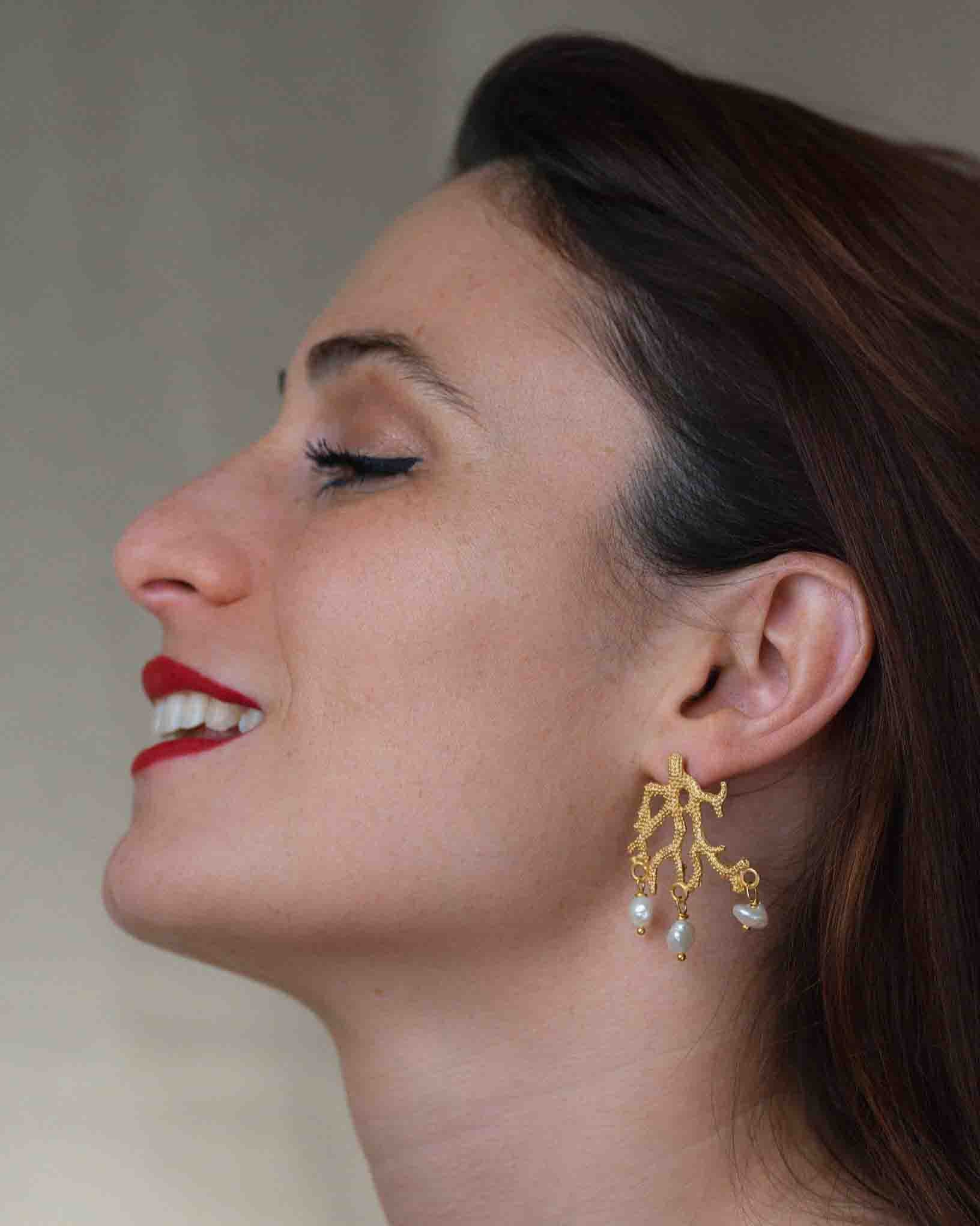 Ohrring Corallo Bianco aus der Kollektion Perle e Coralli von Donna Rachele Jewelry