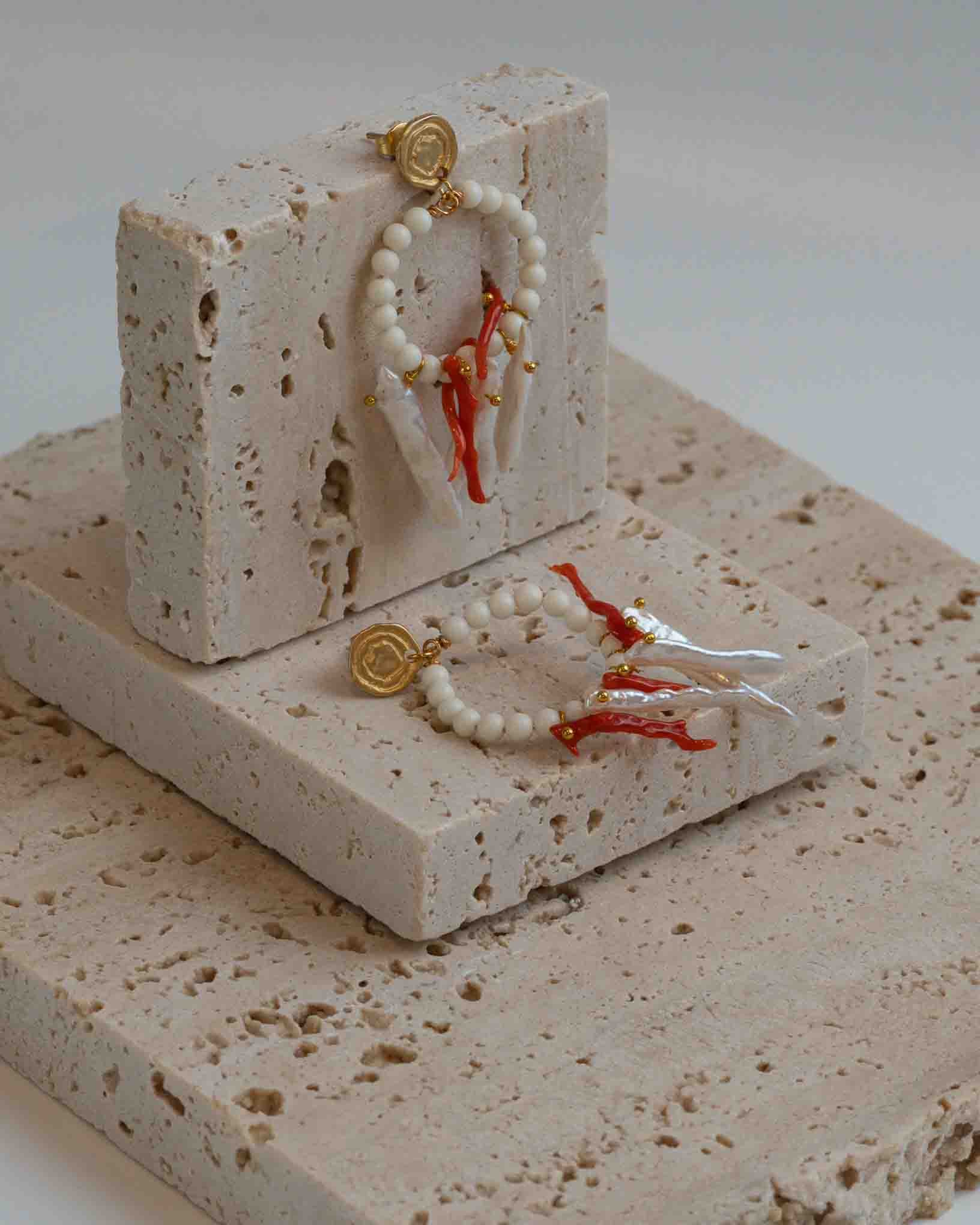Ohrring Libeccio aus der Kollektion Perle e Coralli von Donna Rachele Jewelry